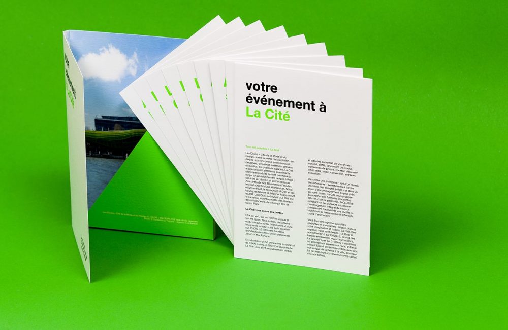 2-cite-modedesign-packplaquette-les-barbus-agence-de