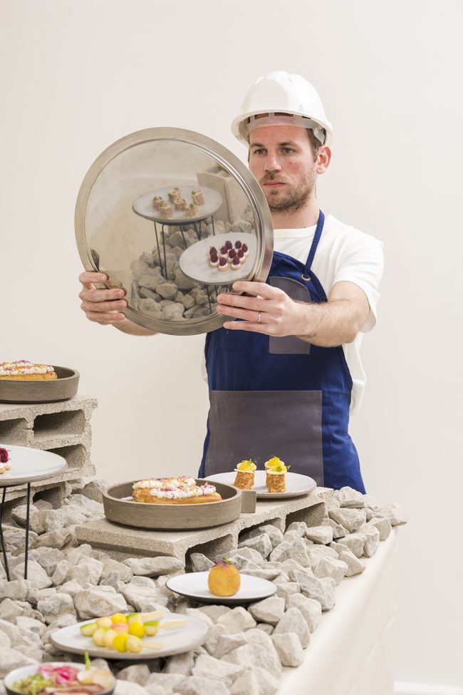 nmp2021_display2_portrait_0061_2_LIGHT